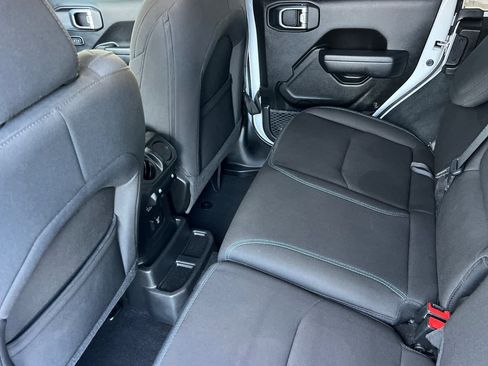 Used 2023 Jeep Wrangler Unlimited Rubicon 4xe image 4