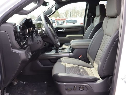 Used 2026 Chevrolet Silverado 1500 ZR2 AWD/4WD image 4