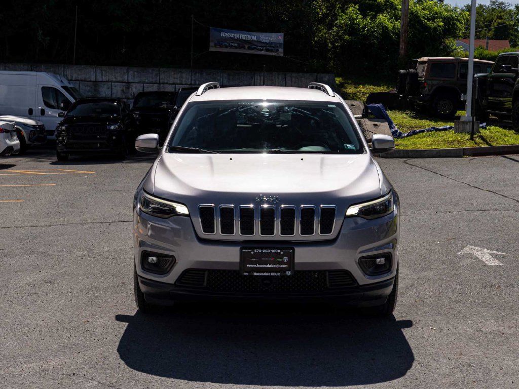 Used 2021 Jeep Cherokee Latitude Lux w/ Comfort/Convenience Group AWD/4WD image 2