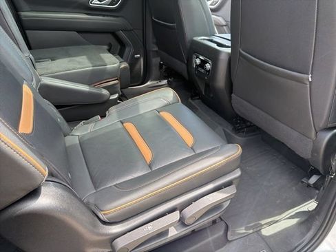 Used 2023 GMC Yukon XL AT4 w/ Technology Package AWD/4WD image 39
