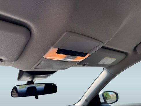 Used 2025 Nissan Sentra S image 17