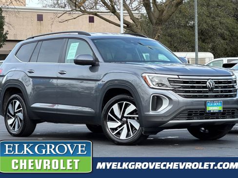 Used 2025 Volkswagen Atlas SE image 1