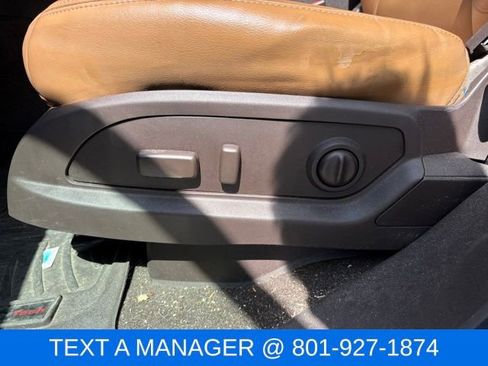 Used 2017 Buick Enclave Premium w/ Experience Buick Package AWD/4WD image 19