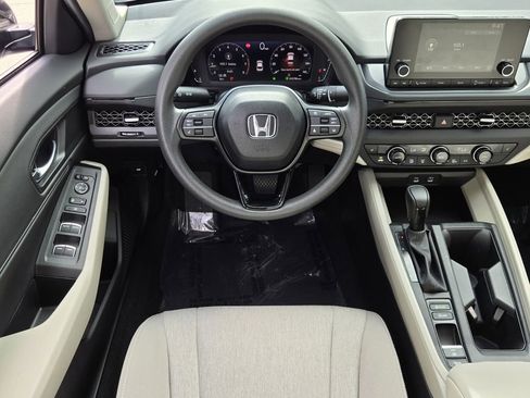 Used 2025 Honda Accord SE image 12