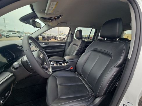 Used 2023 Jeep Grand Cherokee Limited w/ Black Appearance Package RWD image 17