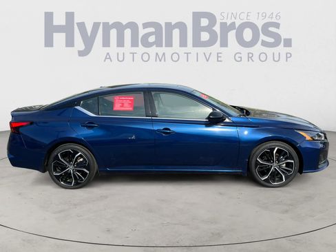 Certified 2023 Nissan Altima 2.5 SR w/ SR Premium Package image 2