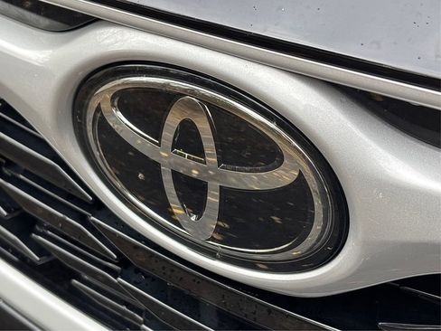 Used 2024 Toyota Highlander XLE image 14