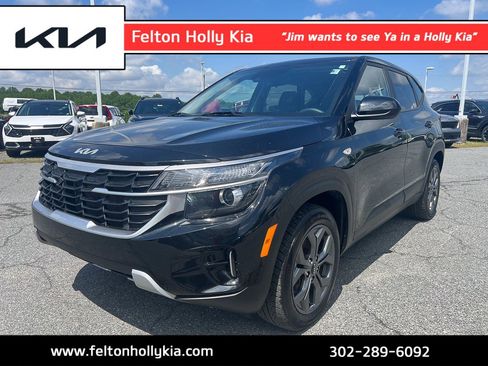 Used 2024 Kia Seltos LX AWD/4WD image 1