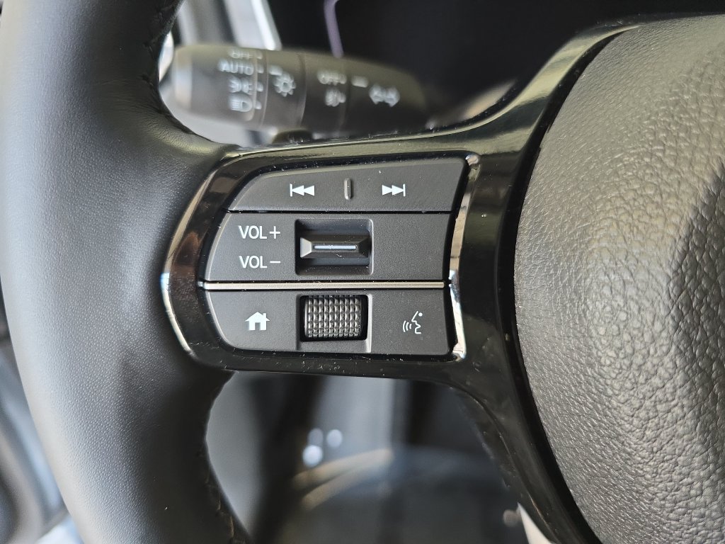 Used 2025 Honda Pilot Touring image 19