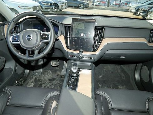 New 2026 Volvo XC60 B5 Ultra w/ Climate Package image 23