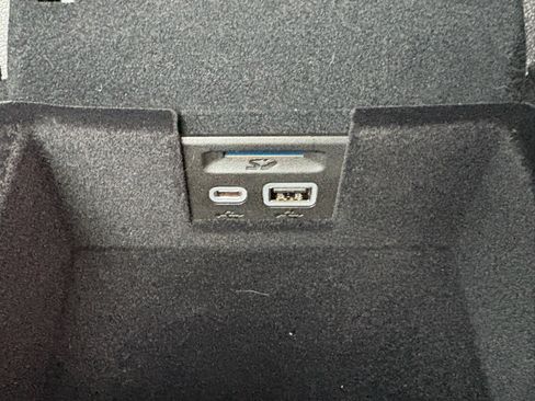 Used 2025 Cadillac XT5 Luxury w/ LPO, Floor Liner Package FWD image 22