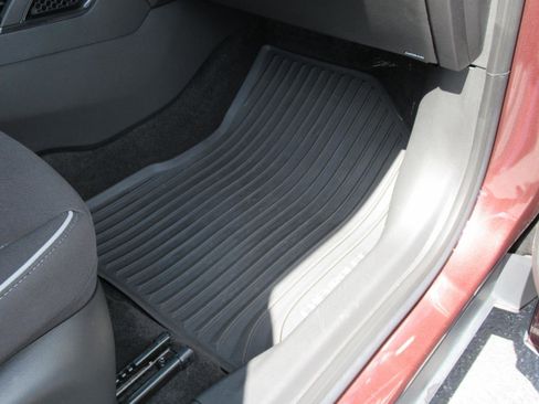 Used 2023 Chevrolet TrailBlazer LT w/ Convenience Package FWD image 31