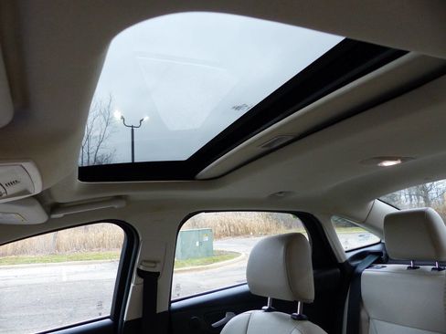 Used 2017 Ford Focus Titanium image 35