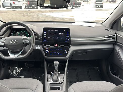Used 2022 Hyundai Ioniq SE image 7