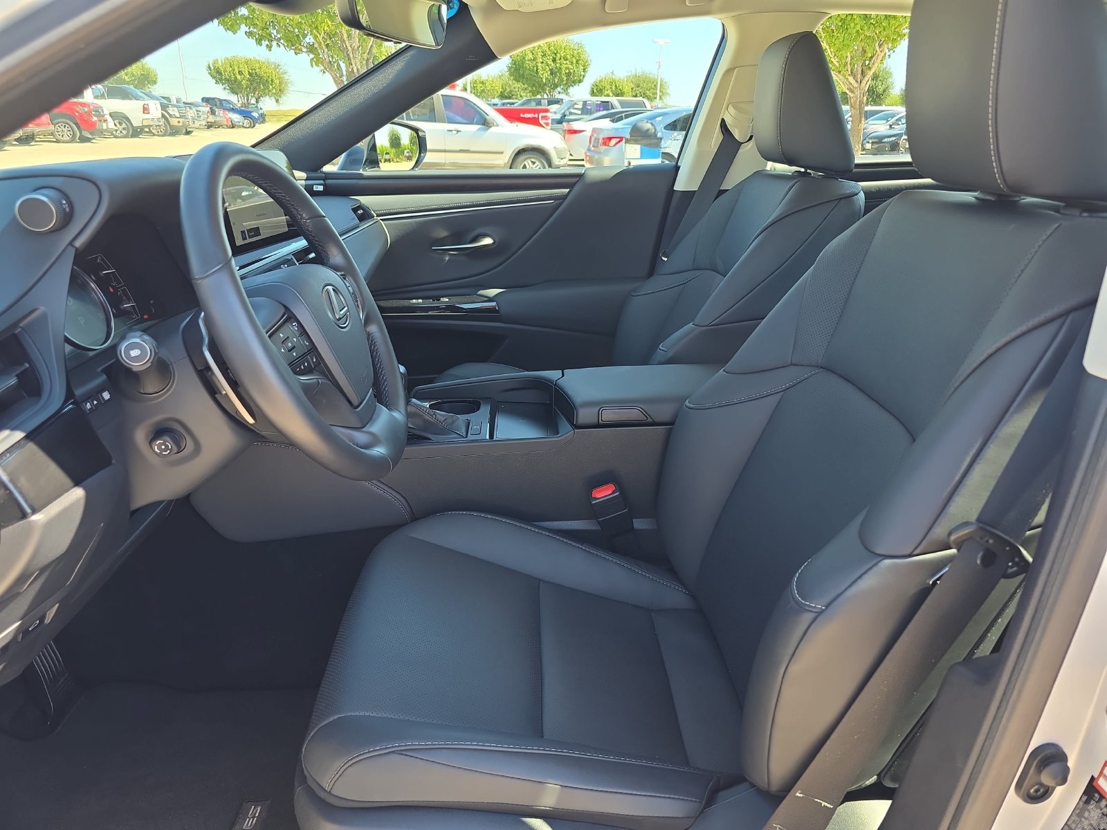 Used 2025 Lexus ES 350 w/ Premium Package FWD image 12