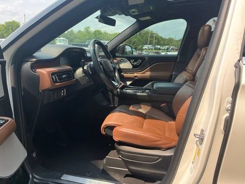 Used 2020 Lincoln Aviator Reserve w/ Equipment Group 201A RWD image 13