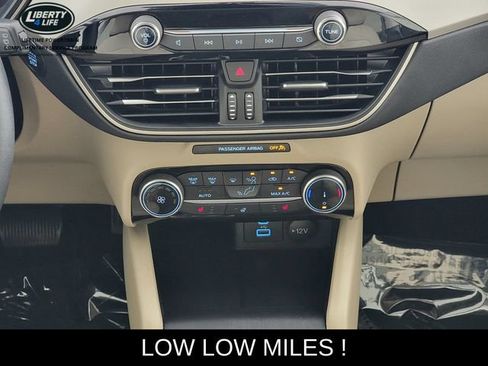 Used 2022 Ford Escape SE w/ Cold Weather Package FWD image 24