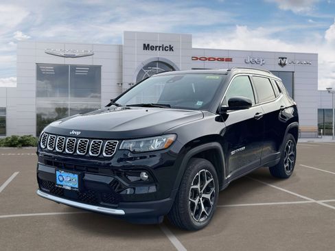 Used 2025 Jeep Compass Limited w/ Sun & Sound Group AWD/4WD image 4
