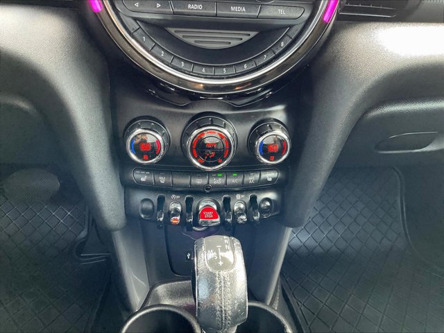 Used 2016 MINI Cooper 4-Door Hardtop FWD image 19
