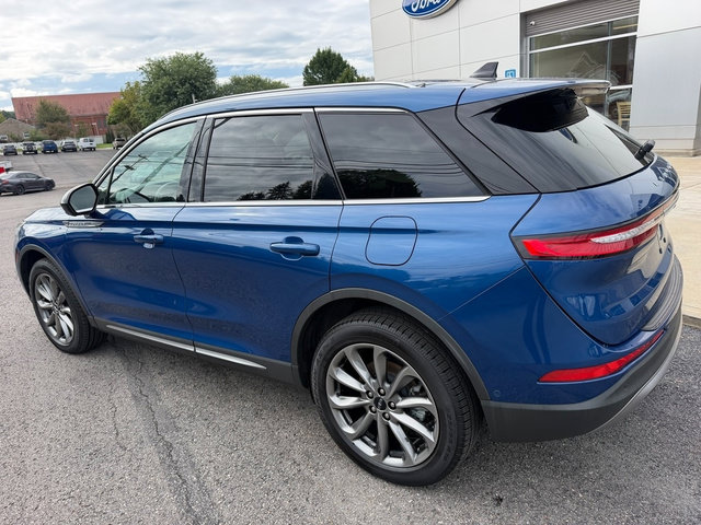 Used 2020 Lincoln Corsair AWD image 3