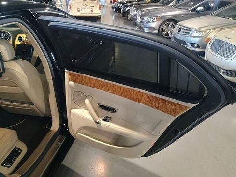 Used 2015 Bentley Flying Spur V8 image 22