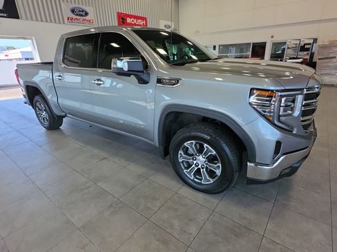 Used 2025 GMC Sierra 1500 SLT AWD/4WD image 6