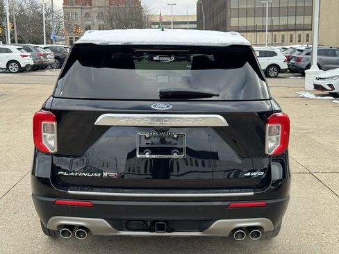 Used 2022 Ford Explorer Platinum w/ Equipment Group 601A image 4