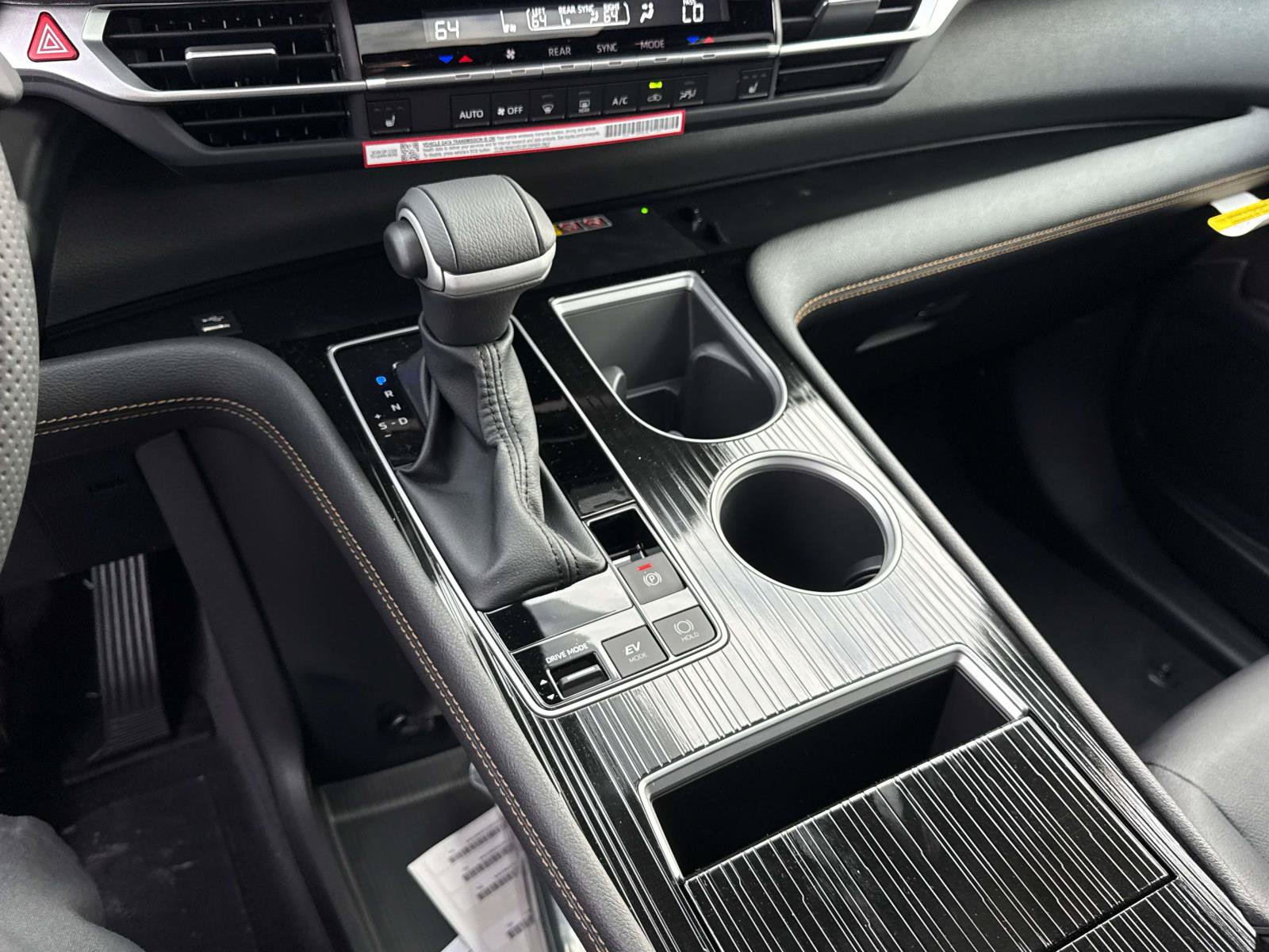 New 2026 Toyota Sienna XLE Woodland Edition AWD/4WD image 19