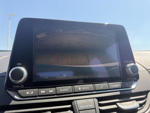 Used 2025 Nissan Altima 2.5 SV FWD image 25