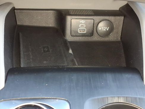 Used 2024 Ford Escape Platinum w/ Premium Technology Package image 18