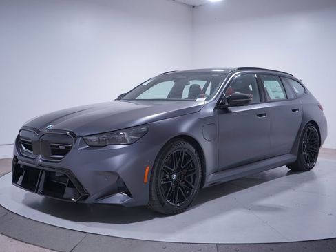 New 2026 BMW M5 Touring image 1