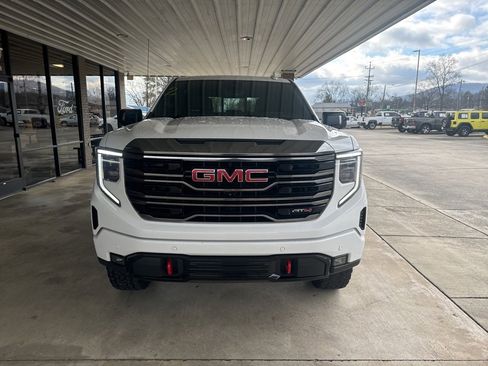 Used 2022 GMC Sierra 1500 AT4 w/ AT4 Premium Package image 2