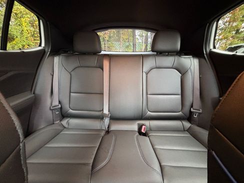 Used 2025 Buick Envista Sport Touring image 38