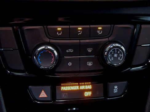 Used 2022 Buick Encore Preferred AWD/4WD image 20
