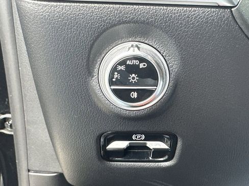 Used 2022 Mercedes-Benz C 300 Sedan w/ Exclusive Trim Package image 7