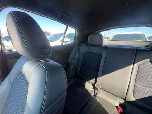 Used 2025 Buick Envista Preferred FWD image 39