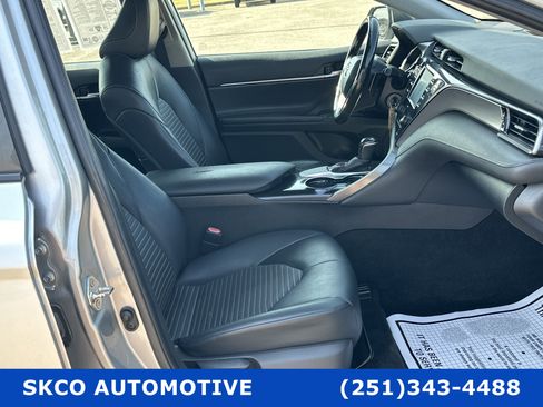 Used 2020 Toyota Camry SE image 13