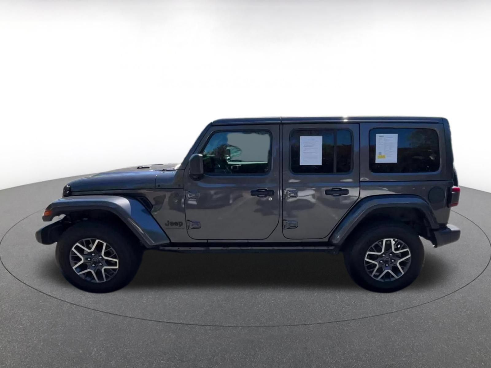 Used 2025 Jeep Wrangler Unlimited Sahara AWD/4WD image 8