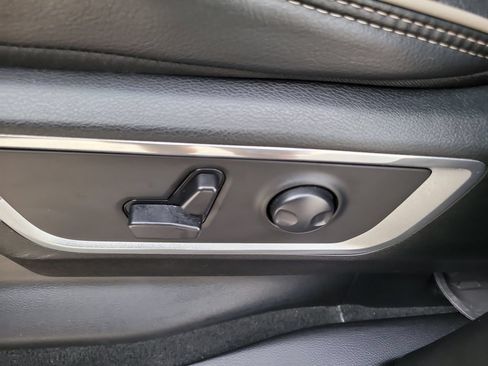 Used 2023 RAM 1500 Laramie AWD/4WD image 21