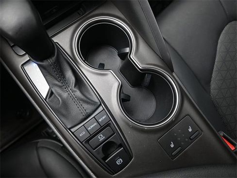 Used 2021 Toyota Camry XSE image 18