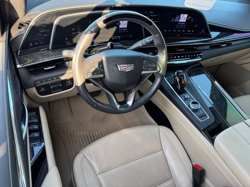 Certified 2023 Cadillac Escalade Premium Luxury w/ Performance Package image 24