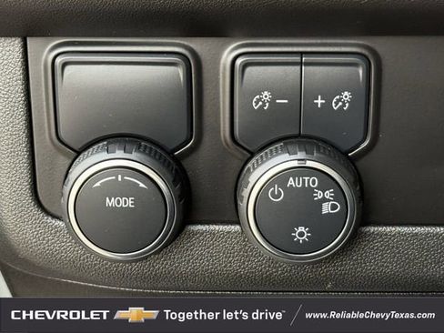 Used 2024 Chevrolet Suburban RST image 27