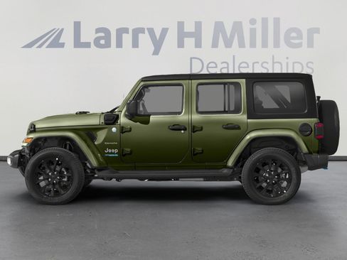 Used 2023 Jeep Wrangler Unlimited w/ Cold Weather Group AWD/4WD image 4
