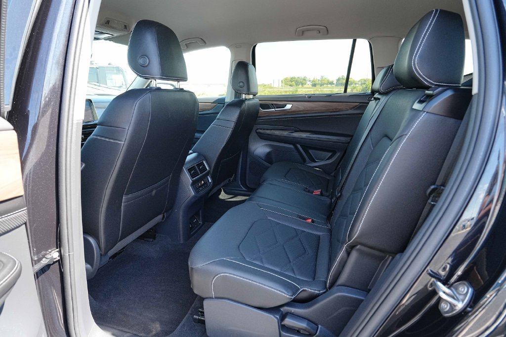 Used 2026 Volkswagen Atlas SE AWD/4WD image 19