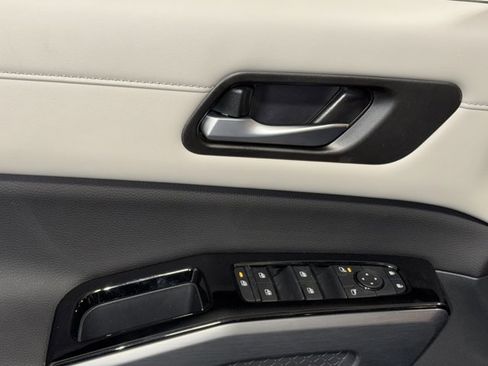 New 2026 Nissan Pathfinder SL image 24