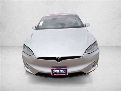 Used 2017 Tesla Model X 75D AWD/4WD image 4