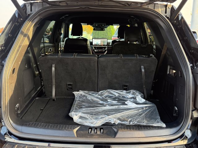 Certified 2025 Ford Explorer ST-Line AWD/4WD image 28