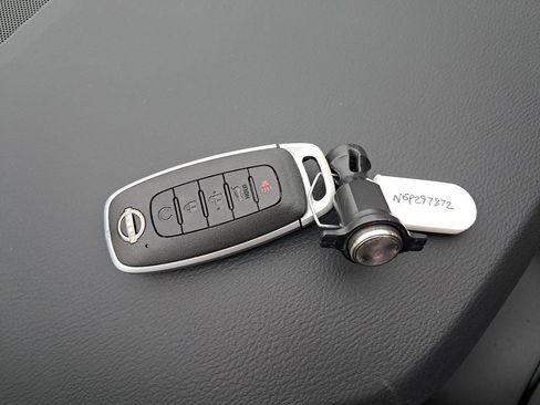 New 2025 Nissan Pathfinder SL w/ SL Premium Package image 30