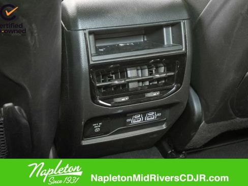 Used 2025 Jeep Grand Cherokee Altitude image 19