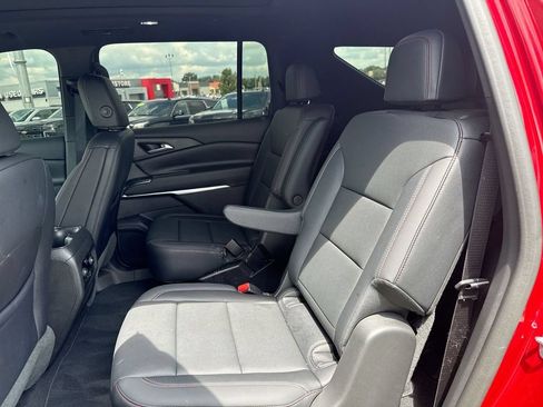 Used 2025 Chevrolet Traverse Z71 AWD/4WD image 21